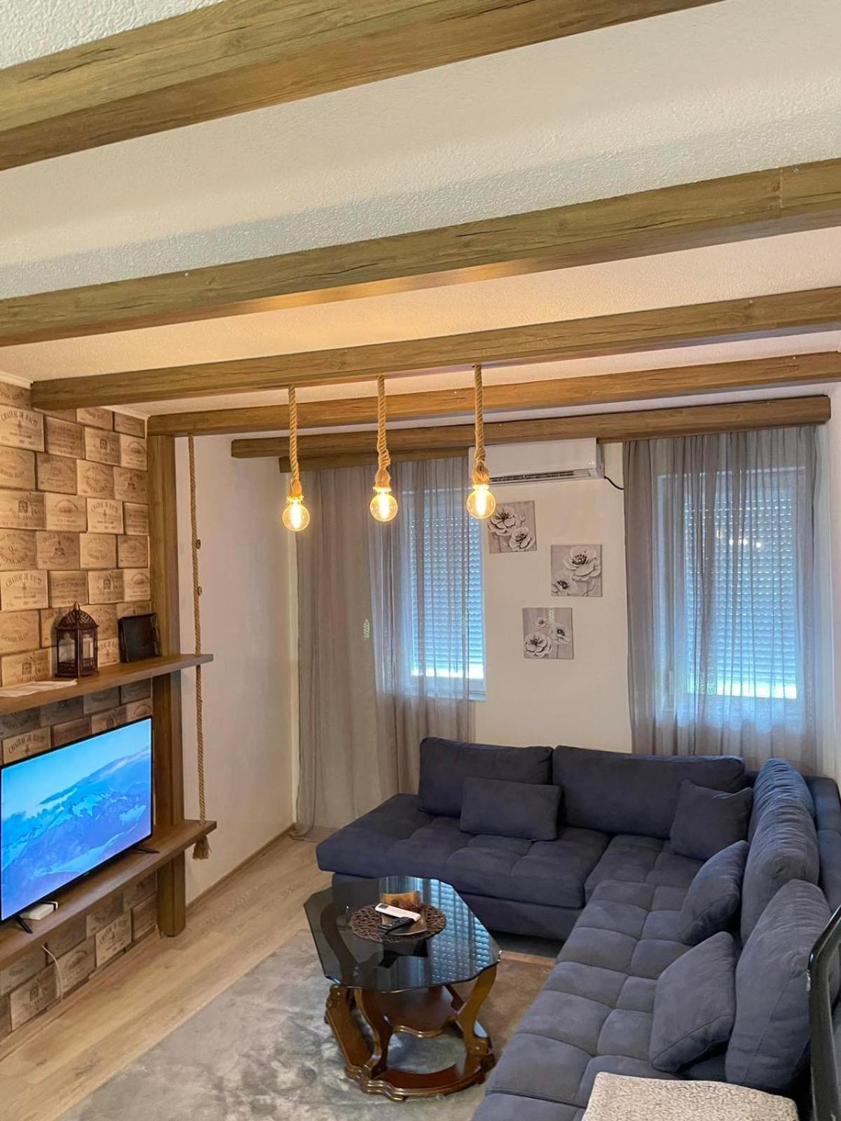 Nessi Apartment Pristina Eksteriør bilde